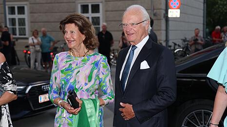K&ouml;nigin Silvia und K&ouml;nig Carl Gustaf feierten am Wochenende bei den Salzburger Festspielen.