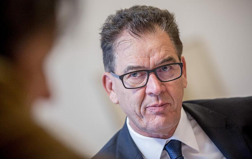 Geteilter 3. Platz: Entwicklungsminister Dr. Gerd Müller - Audi A8 3.0 TDI clean diesel quattro (Baujahr 2015); CO2-Ausstoß: 155 g/kg