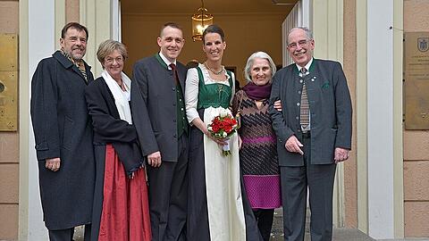 Vom OB höchstselbst im der Mandlstraße getraut: Das frischbegackene Ehepaar Kathrin Wickenhäuser und Alexander Egger.