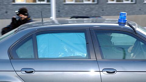 In Ramersdorf krachte am Samstag ein Pkw mit einem zivilen Polizeifahrzeug zusammen (Symbolbild).