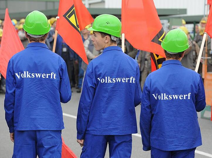 Viele Beschäftigte leisten Überstunden