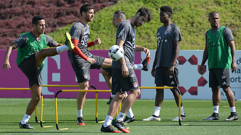 An Tag vier des Trainingslagers in Doha/Katar schwitzten die Profis des FC Bayern nur morgens auf dem Rasen. Nach dem Mittagessen bescherte Carlo Ancelotti seiner Mannschaft einen freien Nachmittag.