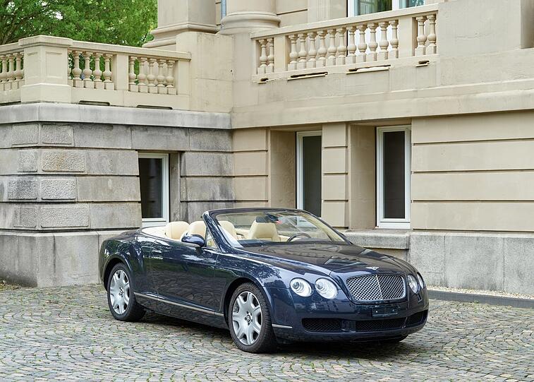Jürgens war Cabriofan: Ersteigern kann man seinen Bentley Continental GTC mit beigen Sitzen. Schätzpreis: 50.000 bis 70.000 Euro.