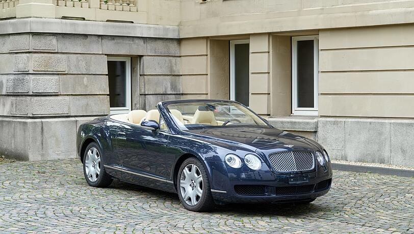 Jürgens war Cabriofan: Ersteigern kann man seinen Bentley Continental GTC mit beigen Sitzen. Schätzpreis: 50.000 bis 70.000 Euro. Jürgens war Cabriofan: Ersteigern kann man seinen Bentley Continental GTC mit beigen Sitzen. Schätzpreis: 50.000 bis 70.000 Euro.