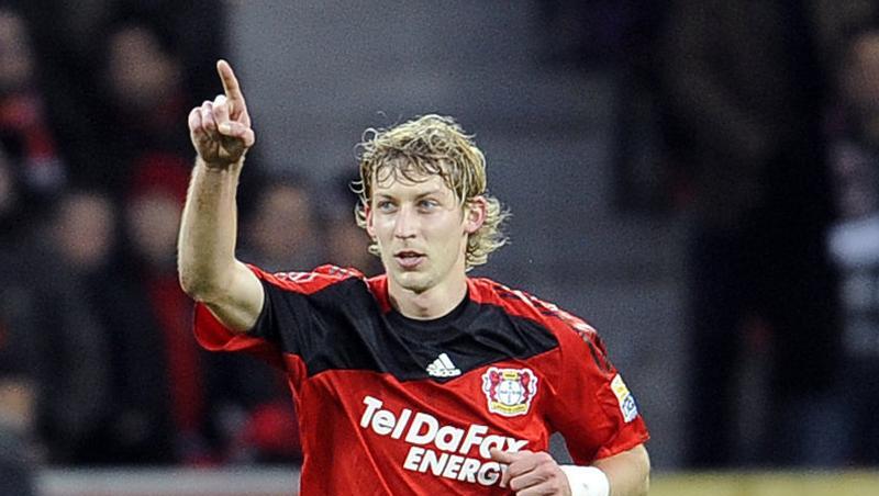 Der Leverkusener Stefan Kießling jubelt nach seinem Treffer zum 1:0 gegen Stuttgart. Der Leverkusener Stefan Kießling jubelt nach seinem Treffer zum 1:0 gegen Stuttgart.