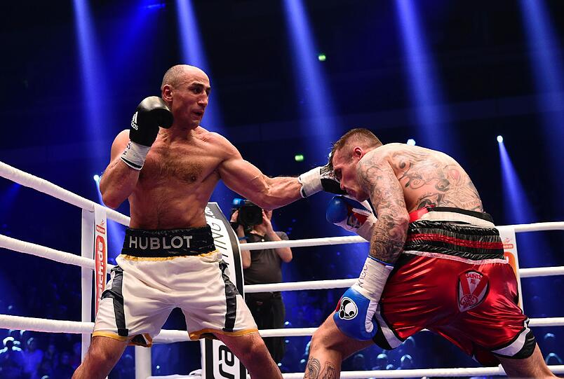 Arthur Abraham (l.) bei seiner Titelverteidigung gegen Martin Murray.