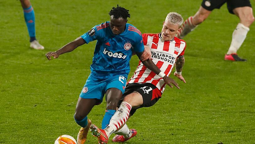 Spielte bei FC Augsburg und PSV Eindhoven: Philipp Max (r.).