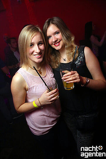 Die besten Party-Bilder vom Samstag. Hier in der Nachtgalerie.
