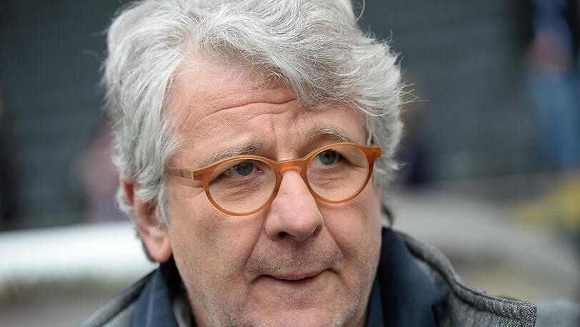 Kommentator Marcel Reif sieht sich immer wieder mit Fan-Anfeindungen konfrontiert. Kommentator Marcel Reif sieht sich immer wieder mit Fan-Anfeindungen konfrontiert.