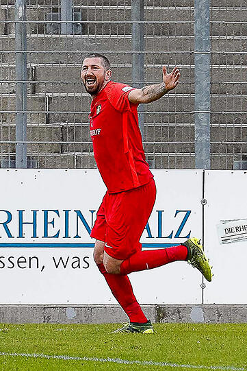 Erst ein Blauer, jetzt ein Roter: Ex-Löwe Sascha Mölders.