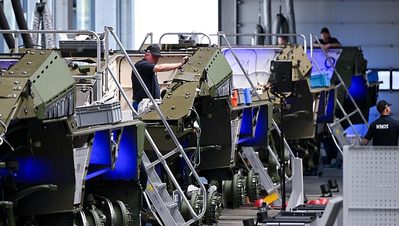 Bis zu 10 Fahrmodule des Boxer sollen auf der neuen Fertigungsstra&szlig;e pro Monat gebaut werden k&ouml;nnen.