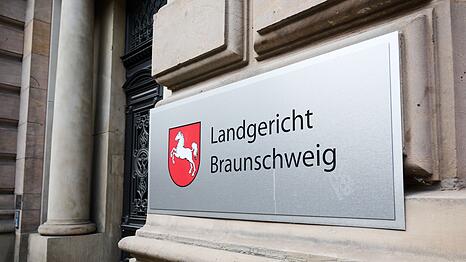 Im Prozess ging es um zus&auml;tzliches Schmerzensgeld f&uuml;r Angeh&ouml;rige der Opfer nach dem Absturz.