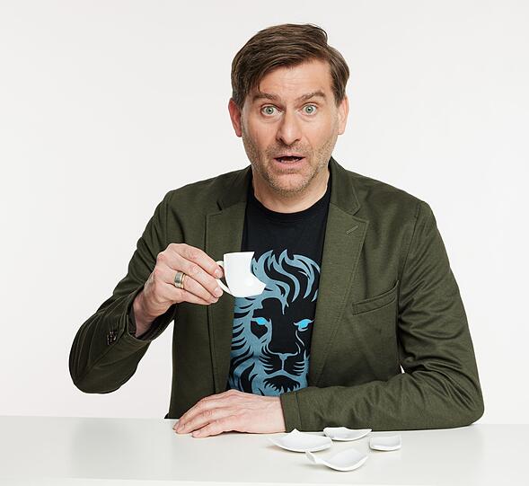 Auf der Bühne geht sie nicht zu Bruch, sondern wird geext: Michael Altinger mit seiner Portion Testosteron.
