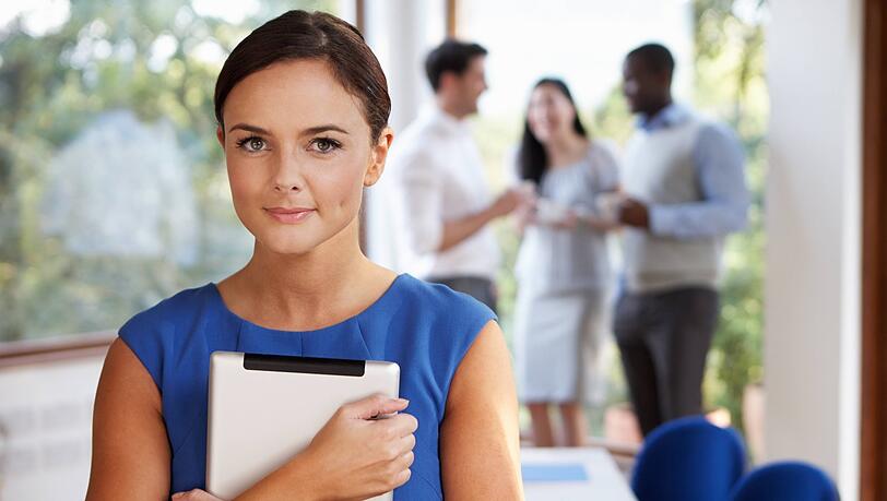 Keine Ahnung, worüber die anderen im Büro reden? Eine Erfahrung, die viele machen müssen, die nicht von vornherein „Stallgeruch“ mitbringen. Keine Ahnung, worüber die anderen im Büro reden? Eine Erfahrung, die viele machen müssen, die nicht von vornherein „Stallgeruch“ mitbringen.