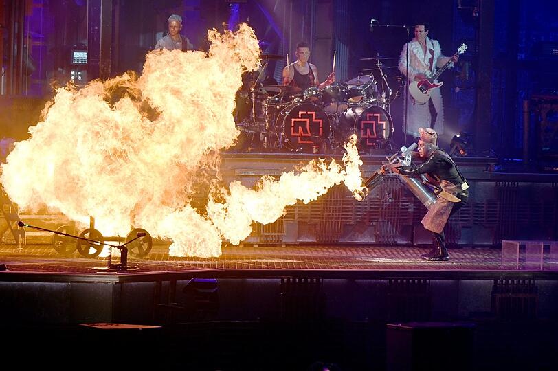 Viel Showeffekt: Bei den Rammstein-Konzerten kommt auch Feuer zum Einsatz. (Archiv)