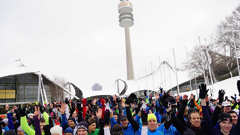 1100 Läufer nahmen am Samstagvormittag am Winterlauf im Olympiapark in München teil. Hier gibt's die Bilder. 1100 Läufer nahmen am Samstagvormittag am Winterlauf im Olympiapark in München teil. Hier gibt's die Bilder.