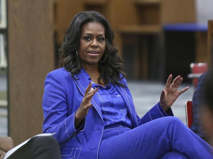 Michelle Obama sprach an ihrer ehemaligen Schule mit Schülern über ihr neues Buch "Becoming".
