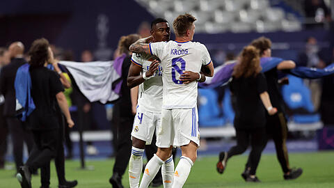 Feierten am Samstagabend die gewonnene Champions League: David Alaba (l.) und Toni Kroos.