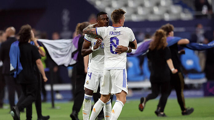 Feierten am Samstagabend die gewonnene Champions League: David Alaba (l.) und Toni Kroos.