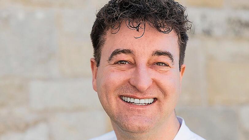 Der Pfarrer Alexander Aulinger darf derzeit keine Gottesdienste in seiner Gemeinde mehr leiten. Der Pfarrer Alexander Aulinger darf derzeit keine Gottesdienste in seiner Gemeinde mehr leiten.