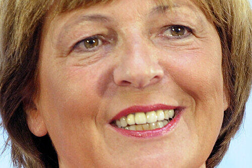 Bundesgesundheitsministerin Ulla Schmidt ist die Chefin der BGzA. Diese Behörde ging gegen die &bdquo;Plakatfälscher&ldquo; aus Wendelstein vor.