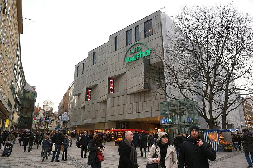Als Gebäude zwar umstritten, für die Eigentümer aber mittlerweile eine wahre Goldgrube: die Galeria Kaufhof am Marienplatz.