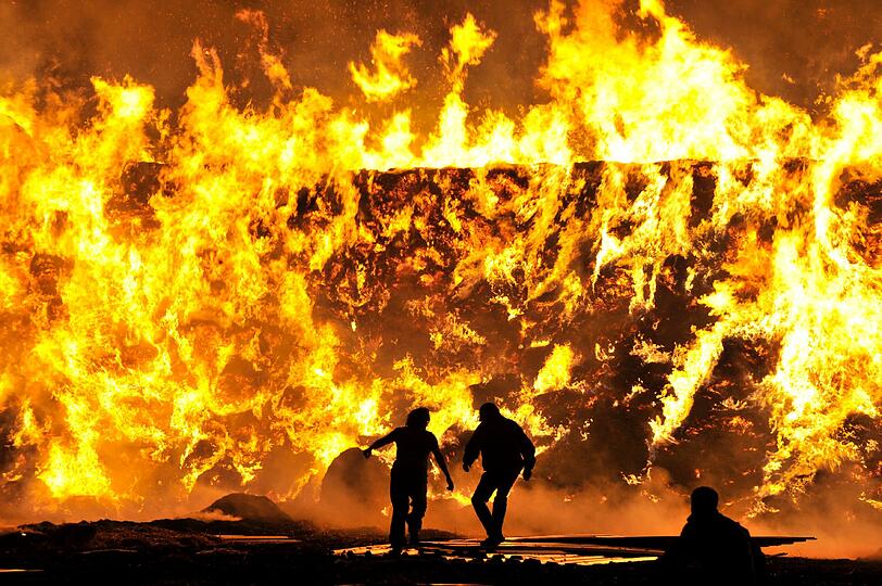 Das Ergebnis, wenn ein Feuerwehrmann das liebt, was er eigentlich bekämpft: 40 Mal zündete ein hessischer Feuerwehrmann Objekte an.