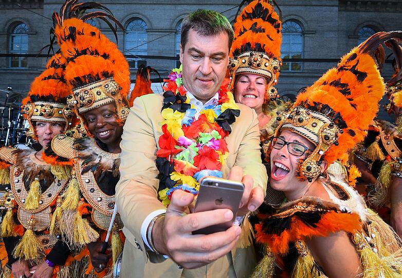 Söder mit Selfie (beim Sambafestival in Coburg).