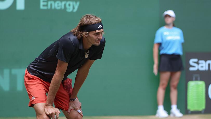 Alexander Zverev ist beim Rasenturnier in Halle im Halbfinale gescheitert.