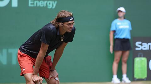 Alexander Zverev ist beim Rasenturnier in Halle im Halbfinale gescheitert.