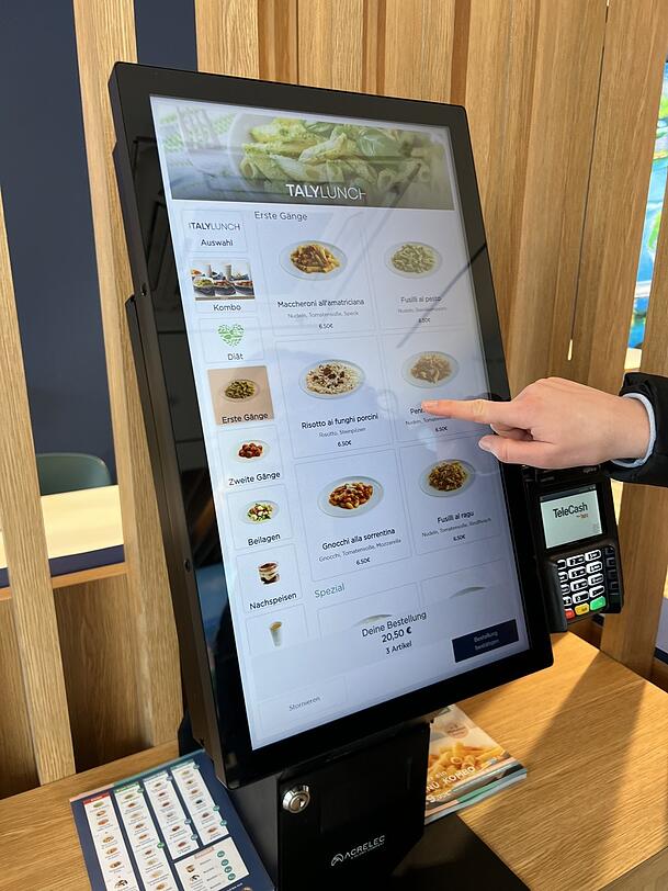 Die Gerichte werden bei Italylunch am Bildschirm bestellt.
