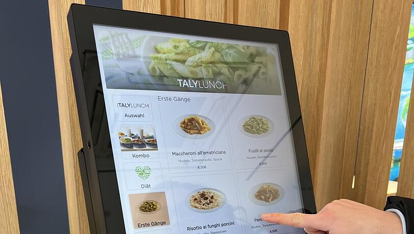 Die Gerichte werden bei Italylunch am Bildschirm bestellt. Die Gerichte werden bei Italylunch am Bildschirm bestellt.