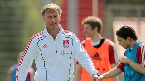 Training ohne van Gaal, dafür mit Jonker: Bayerns 5-Spiele-Trainer.