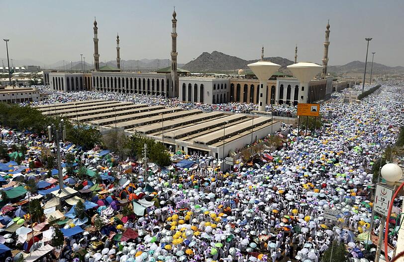 An dem neuerlichen Unglück in Mekka geben sich Saudi-Arabien und der Iran nun gegenseitig die Schuld.