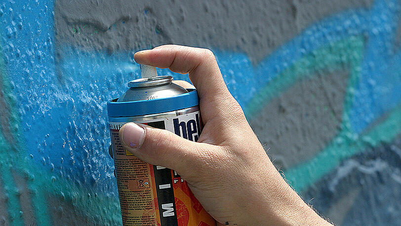 Die SPD möchte Container im öffentlichen Raum zu legalen Graffiti-Flächen machen. (Symbolbild) Die SPD möchte Container im öffentlichen Raum zu legalen Graffiti-Flächen machen. (Symbolbild)