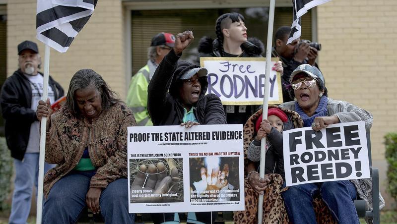 In Bastrop in Texas wird gegen die Hinrichtung von Rodney Reed demonstriert. In Bastrop in Texas wird gegen die Hinrichtung von Rodney Reed demonstriert.
