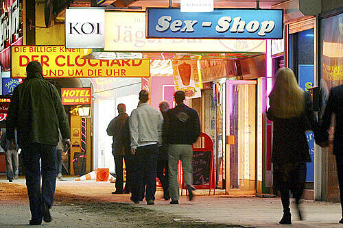 Wer auf der Suche nach Sex ist, muss schon längst nicht mehr auf die Straße.