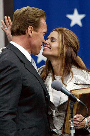 Mit seiner Frau Maria Shriver, die Nichte von John F. Kennedy mit der er vier Kinder hat.