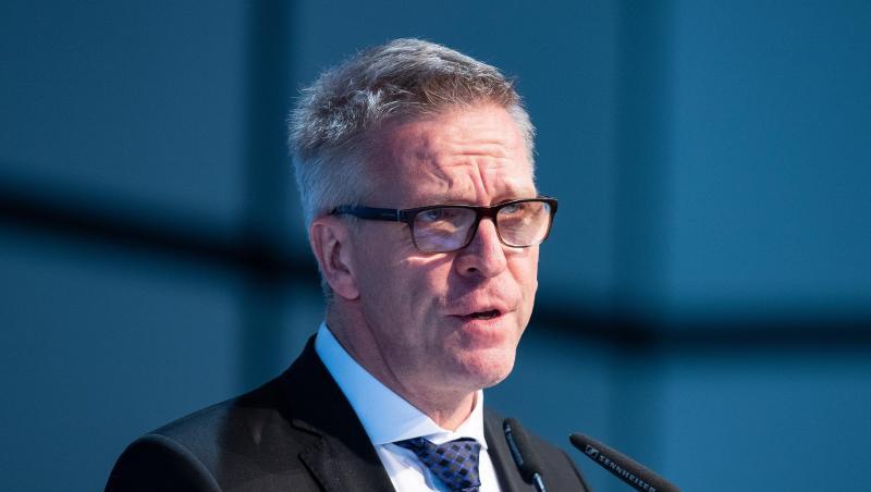 DOSB-Sportchef Dirk Schimmelpfennig: "Es ist sehr schwer, heute schon ein Bild von den Olympischen Spielen 2021 zu entwickeln". DOSB-Sportchef Dirk Schimmelpfennig: "Es ist sehr schwer, heute schon ein Bild von den Olympischen Spielen 2021 zu entwickeln".