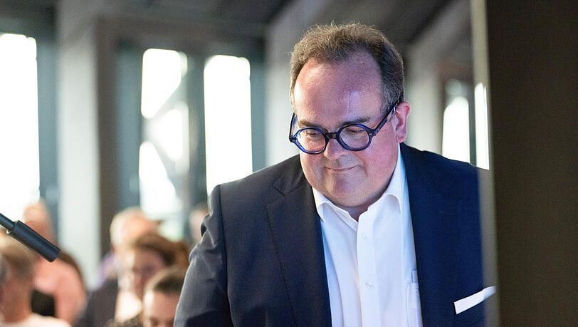 Aufgewachsen ist Clemens Baumgärtner im gut situierten Harlaching. Geschenkt habe ihm trotzdem niemand etwas – so schildert er es in seiner Rede auf der Versammlung. Aufgewachsen ist Clemens Baumgärtner im gut situierten Harlaching. Geschenkt habe ihm trotzdem niemand etwas – so schildert er es in seiner Rede auf der Versammlung.