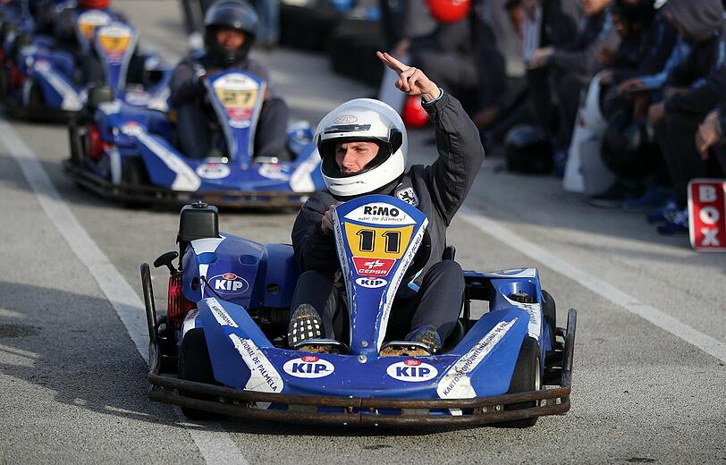 Go-Kart-Gaudi bei 1860: In einem Qualifying traten die Löwen gemäß ihrer Zimmerbesetzung in Zweierteams gegeinander an. Die Bilder.