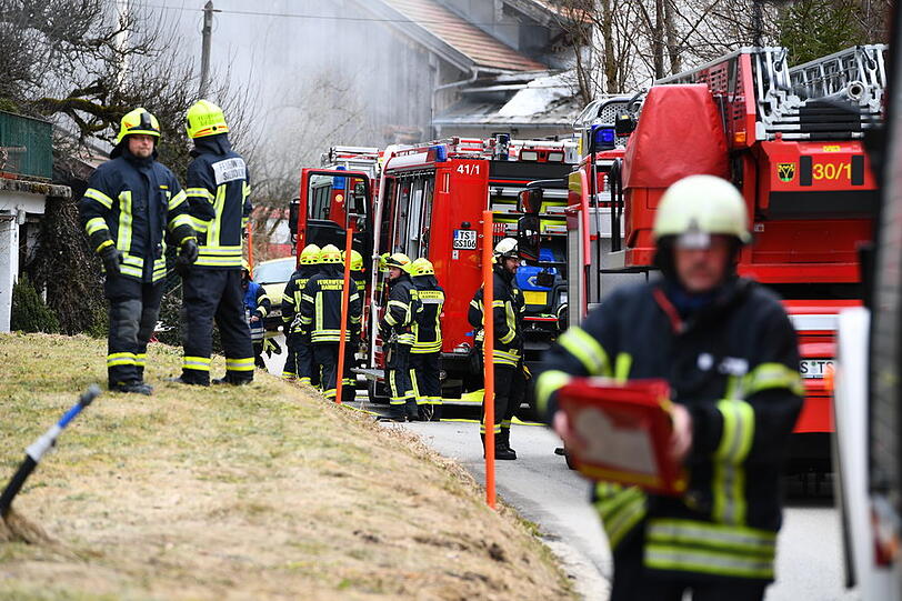 Der Sachschaden beträgt 35.000 Euro - die Ursache für den Kellerbrand ist derzeit noch unklar. Die Bilder vom Feuerwehreinsatz.