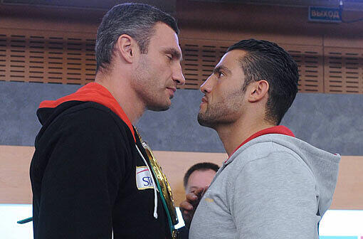 Augen-Duell: Weltmeister Vitali Klitschko (l.) und sein Herausforderer Manuel Charr.