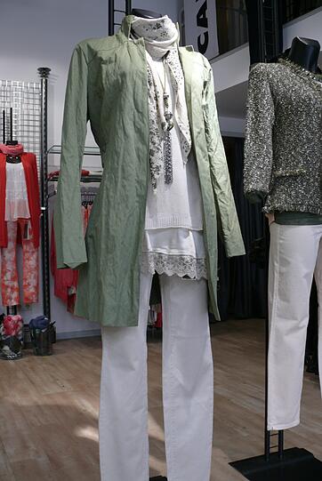 Aktuelle Mode gibt es bei Flair Damenmode für jeden Geschmack