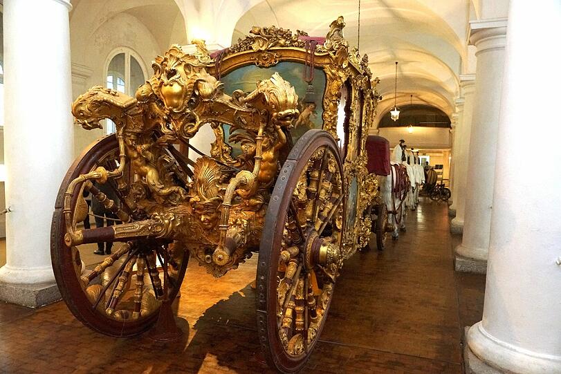 Fulminanter Abschluss: Das ist das Heck des Krönungswagens von Kaiser Karl VII., der im Jahr 1742 in Frankfurt zum Einsatz kam.