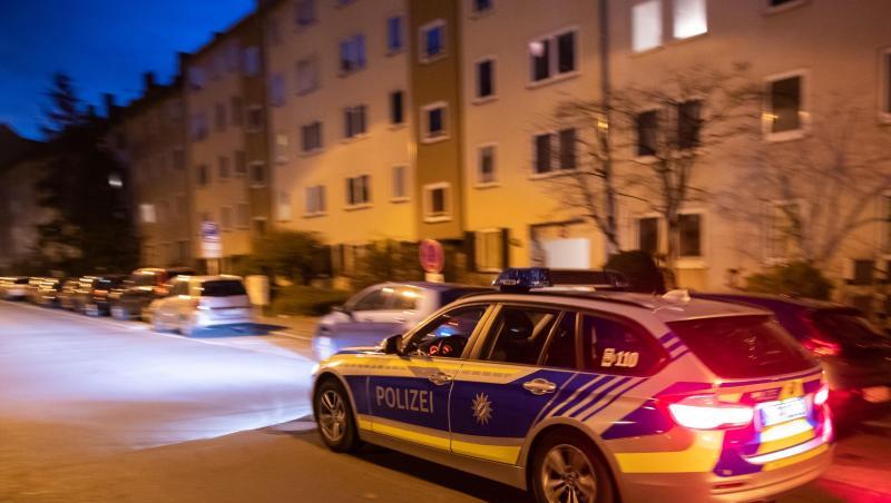 Ein Polizeiauto fährt in den frühen Morgenstunden durch den Nürnberger Stadtteil St. Johannis. Foto: Daniel Karmann Ein Polizeiauto fährt in den frühen Morgenstunden durch den Nürnberger Stadtteil St. Johannis. Foto: Daniel Karmann