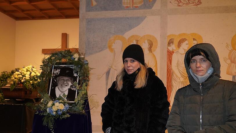 Tochter Georgia Brodka (l.) und Raphaela Maier, die Frau von Gerhard Maier, bei der Trauerfeier. Tochter Georgia Brodka (l.) und Raphaela Maier, die Frau von Gerhard Maier, bei der Trauerfeier.