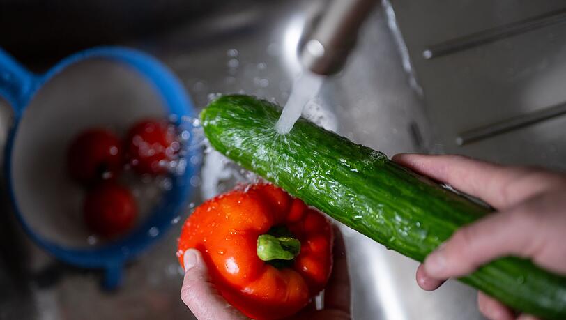 Für Paprika und Gurken müssen Kunden deutlich mehr bezahlen als vor einem Jahr.
