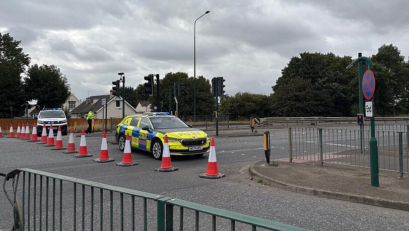 In England ist es bei einer Verfolgungsfahrt zu einem schweren Unfall gekommen. In England ist es bei einer Verfolgungsfahrt zu einem schweren Unfall gekommen.