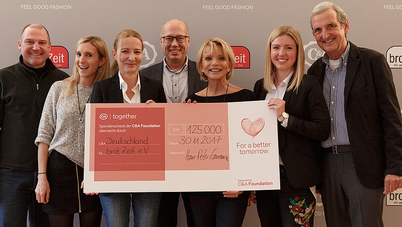 Hans-Jürgen Engler, Marie Renoth, Christine Bär, Hans-Peter Ennemoser (C&A), Uschi Glas (brotZeit e.V.), Theresa Hildebrand, Dieter Hermann Hans-Jürgen Engler, Marie Renoth, Christine Bär, Hans-Peter Ennemoser (C&A), Uschi Glas (brotZeit e.V.), Theresa Hildebrand, Dieter Hermann